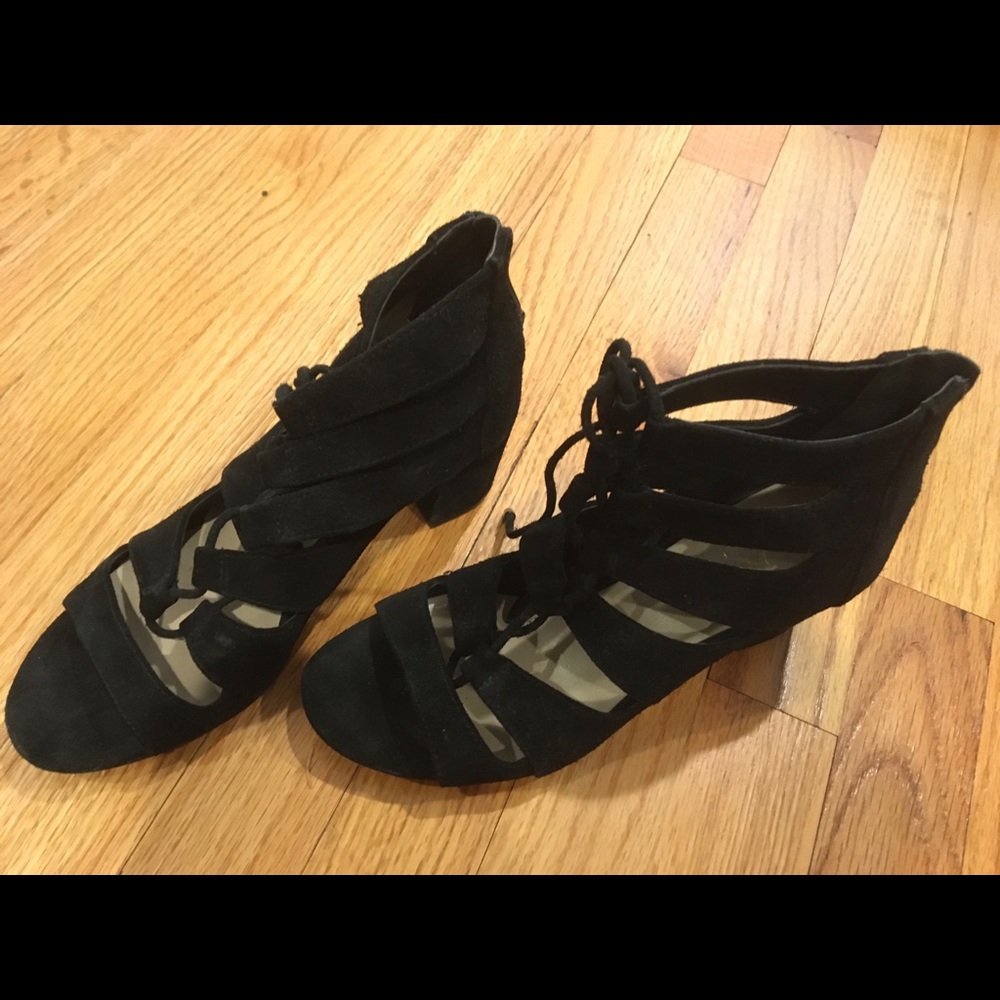 Lord&taylor sued square heel